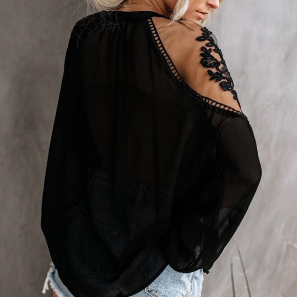 Black lace inset blouse - Picture 3 of 3